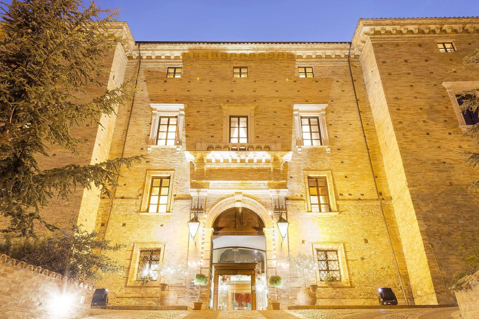 Castello Chiola Dimora Storica Hotel Loreto Aprutino Kültér fotó