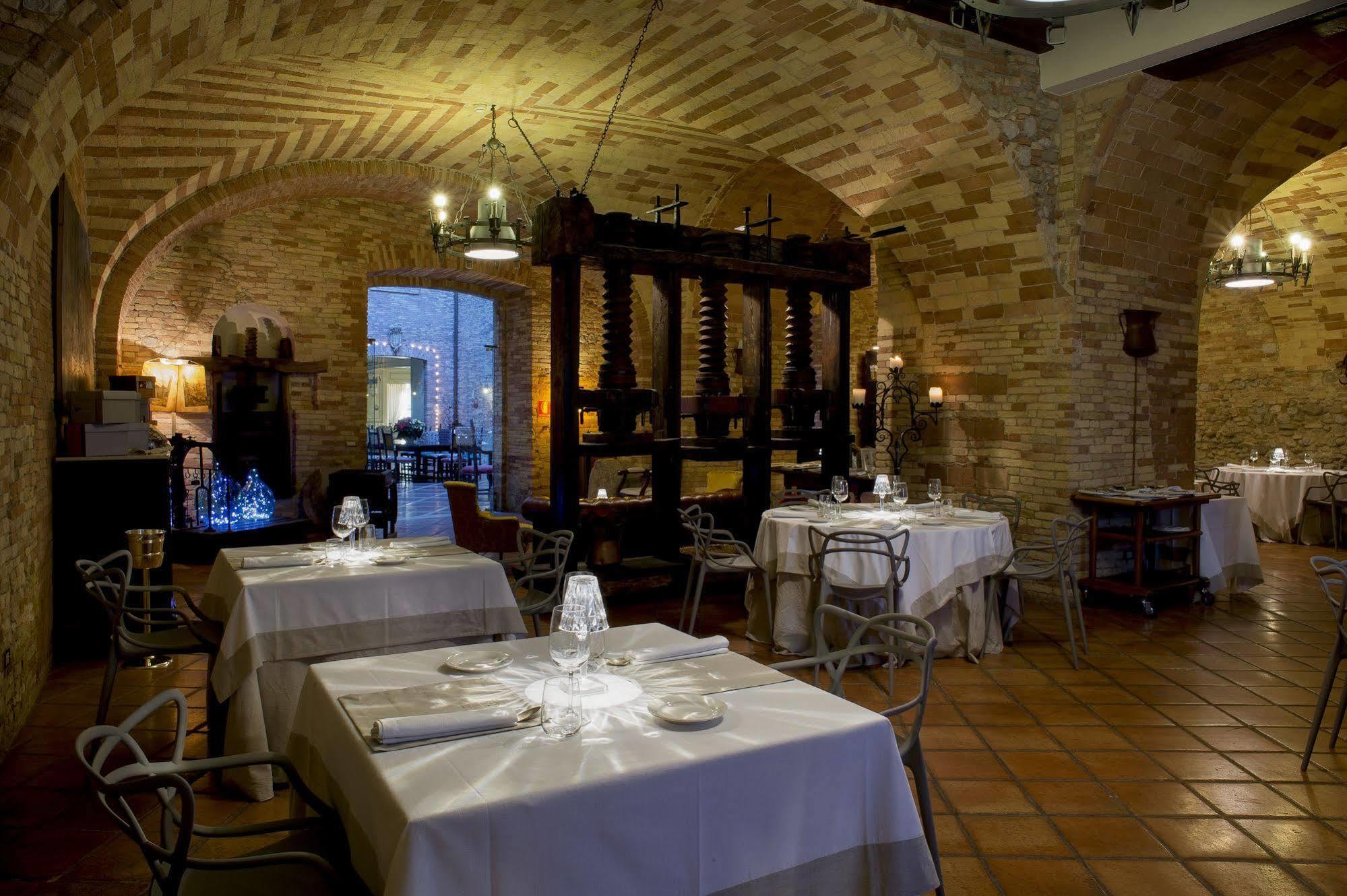 Castello Chiola Dimora Storica Hotel Loreto Aprutino Kültér fotó