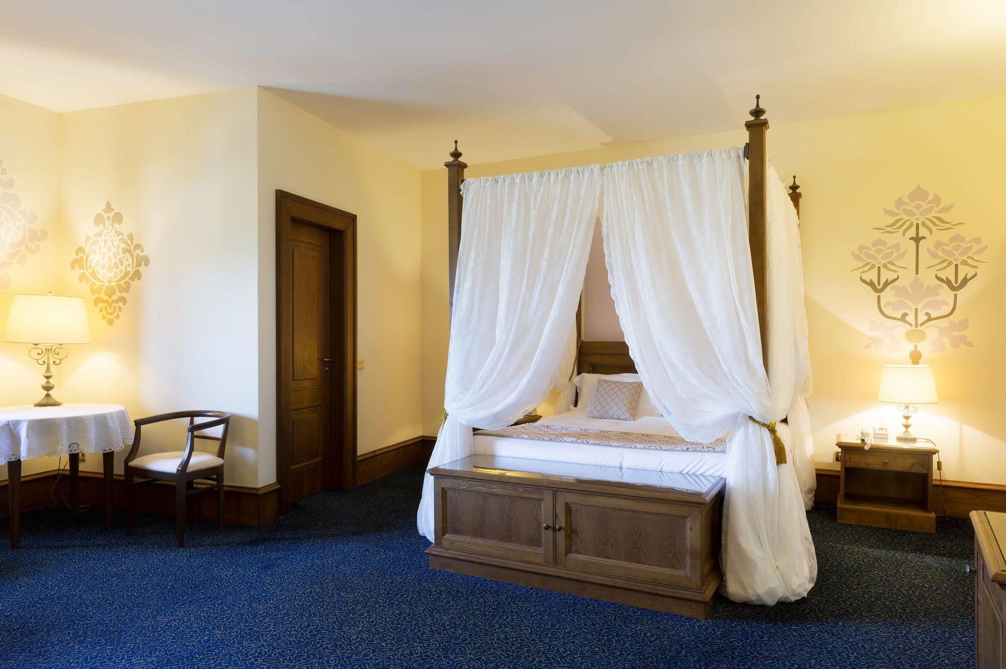 Castello Chiola Dimora Storica Hotel Loreto Aprutino Kültér fotó