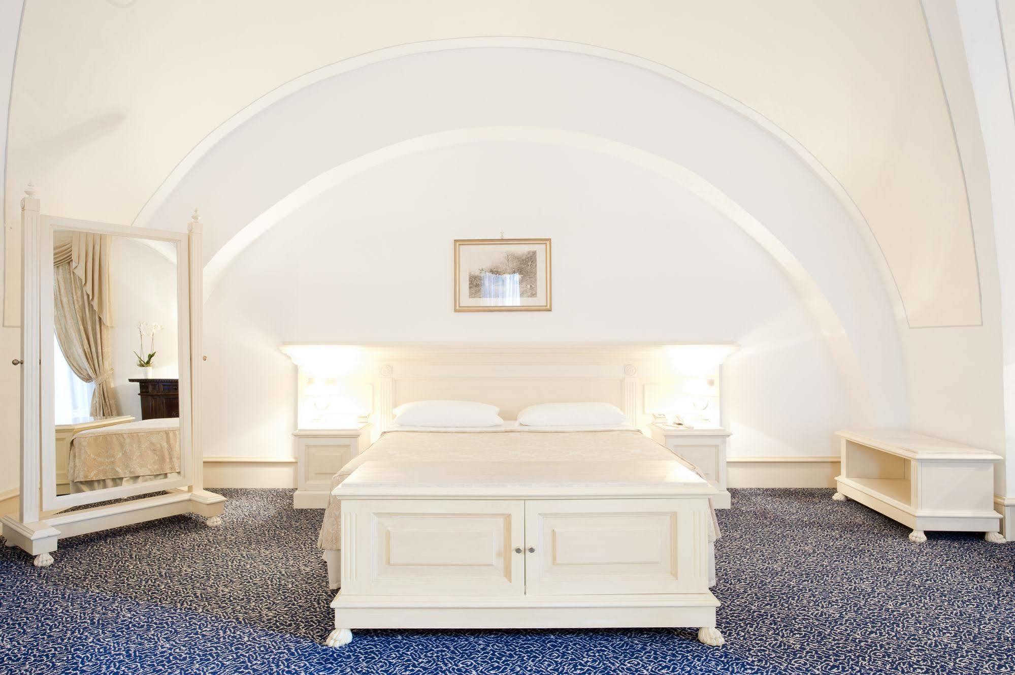 Castello Chiola Dimora Storica Hotel Loreto Aprutino Kültér fotó